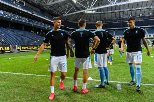Malmö FFs Marcus Antonsson och Anel Ahmedhodzic värmer upp