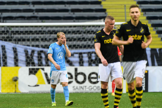 Malmö FFs Oscar Lewicki deppar