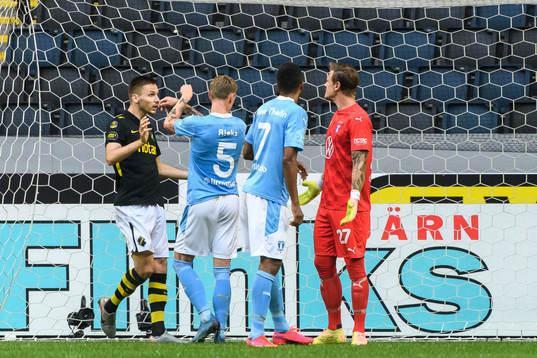 Malmö FFs målvakt Johan Dahlin, Sören Rieks och Isaac