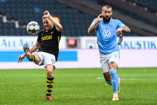 s Sebastian Larsson och Malmö FFs Guillermo Molins