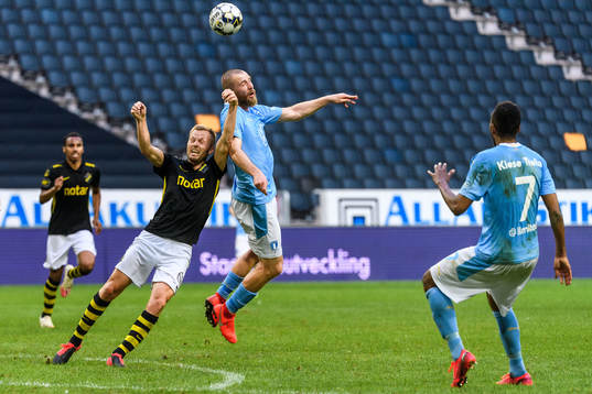 s Sebastian Larsson och Malmö FFs Jo Inge Berget