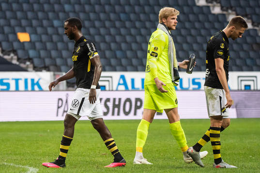 s Henok Goitom, målvakt Jacob Haugaard och Karol Mets