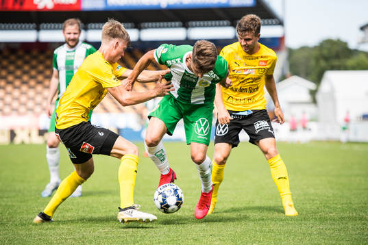 Hammarbys Alexander Kacaniklic  och Mjällbys Eric