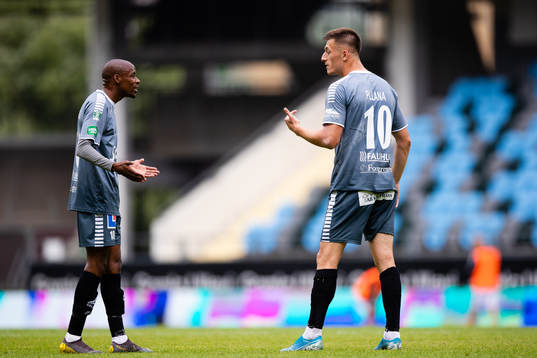 Brages Bantu Mzwakali och Leonard Pllana