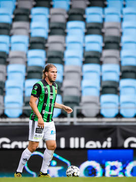 GAIS Charlie Weberg framför tomma läktare