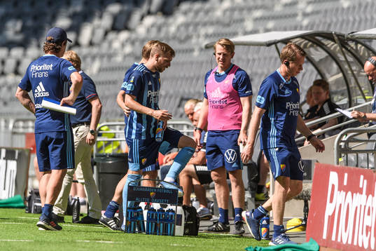 Djurgårdens Jonathan Ring lämnar planen
