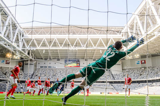 Djurgårdens Jonathan Augustinsson , ej i bild, gör 3-0