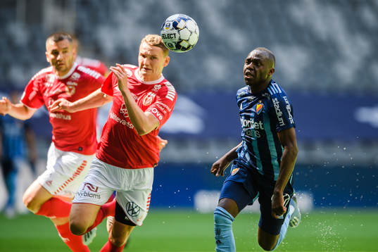 Kalmars Piotr Johansson och Djurgårdens Edward Chilufya