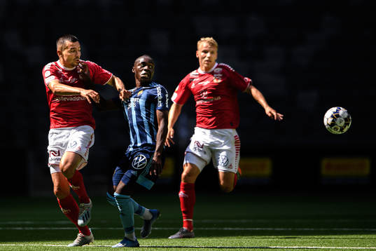 Kalmars Emin Nouri och Djurgårdens Edward Chilufya