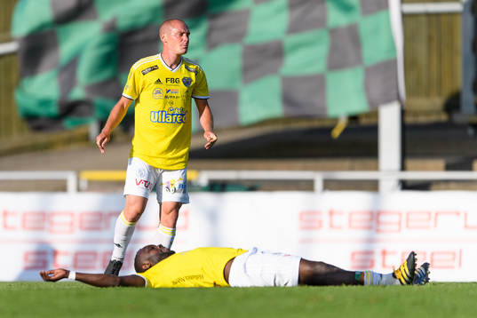 Falkenbergs Christoffer Carlsson och John Chibuike deppar