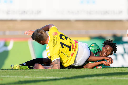 Falkenbergs Marcus Klingenberg Mathisen och Varbergs Adama