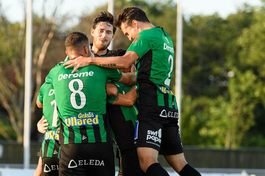 Varbergs spelare jublar