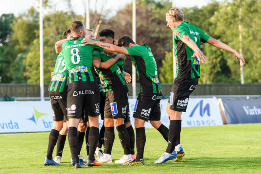Varbergs spelare jublar