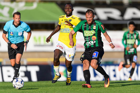 Falkenbergs John Chibuike och Varbergs Albert Ejupi