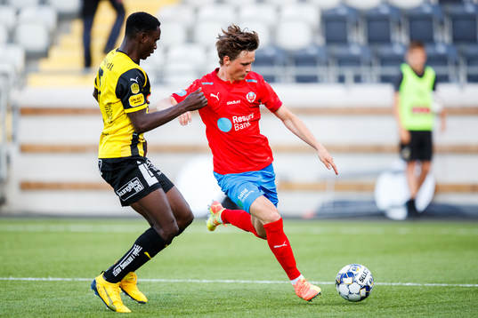 Häckens Godswill Ekpolo och Helsingborgs Max Svensson