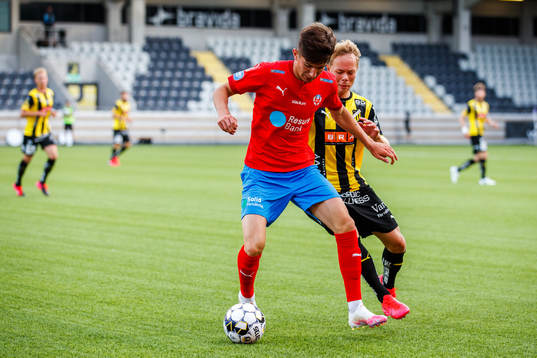 Helsingborgs Armin Gigovic och Häckens Adam Andersson