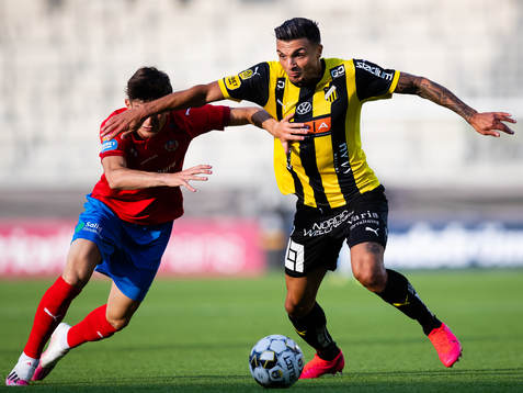 Helsingborgs Armin Gigovic och Häckens Ahmed Yasin