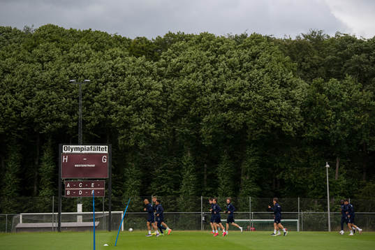 Spelarna som spelade match igår tränade med lätt joggning