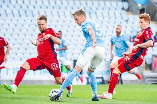Malmö FFs Sören Rieks mot Djurgårdens Jacob Une Larsson