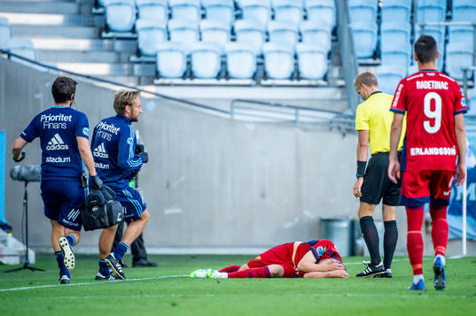 Djurgårdens Jacob Une Larsson skadas