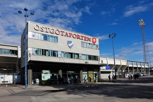 Östgötaporten innan fotbollsmatchen i Allsvenskan mellan