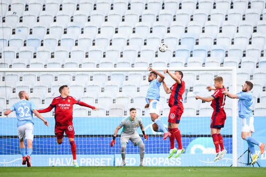 Malmö FFs Isaac Kiese Thelin och Lasse Nielsen oroar