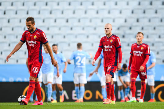 Djurgårdens Emir Kujovic  och Kalle Holmberg deppar