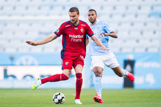 Djurgårdens Erik Berg och Malmö FFs Isaac Kiese Thelin