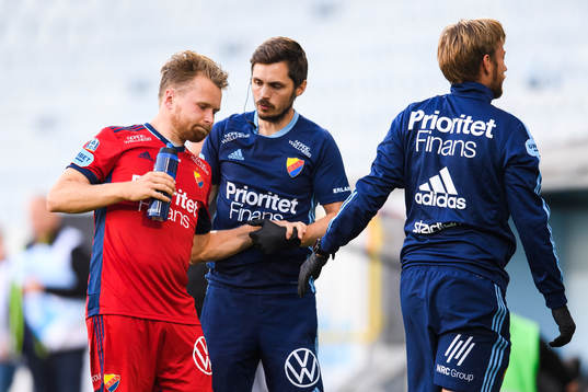 Djurgårdens Jacob Une Larsson får vård