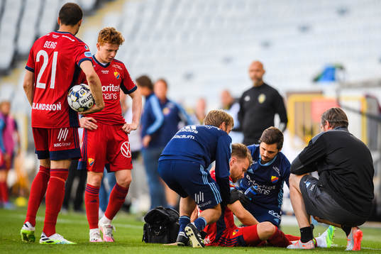 Djurgårdens Jacob Une Larsson får vård