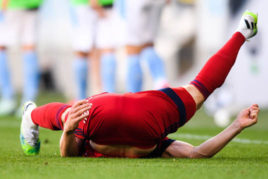 Djurgårdens Jacob Une Larsson skadas