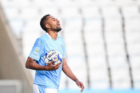 Malmö FFs Isaac Kiese Thelin deppar