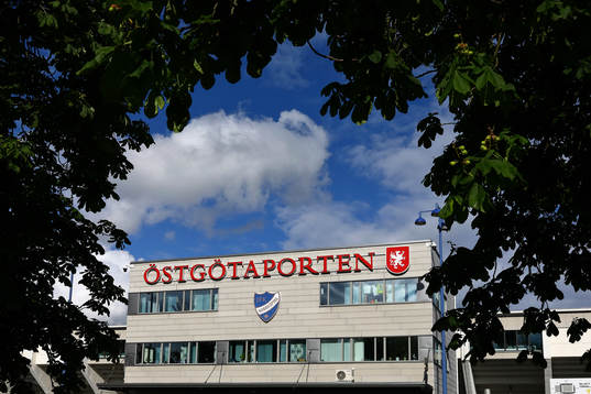 Östgötaporten före fotbollsmatchen i Allsvenskan mellan