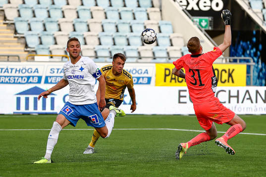 Målchans för IFK Norrköpings Christoffer Nyman