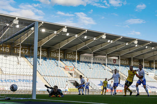 Mål 0-1 av Elfsborgs Johan Larsson via IFK Norrköpings