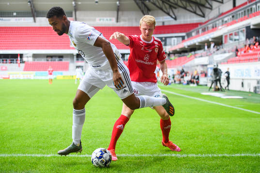 Östersunds Noah Sonko Sundberg och Kalmars Edvin Crona