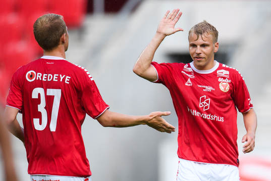 Kalmars Edvin Crona och Sebastian Ring jublar