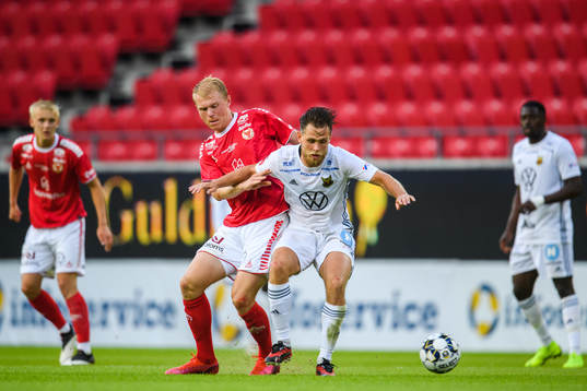 Kalmars Edvin Crona och Östersunds Charlie Colkett