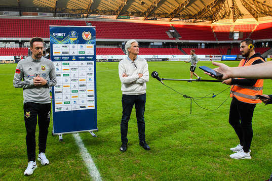 Östersunds tränare Ian Burchnall och Kalmars tränare