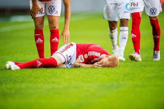 Kalmars Nils Fröling har ont