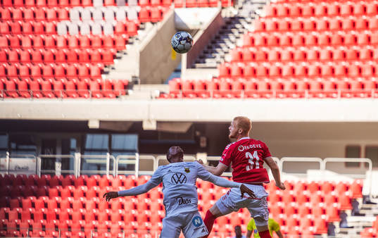 Kalmars Nils Fröling och Östersunds Kalpi Wilfried