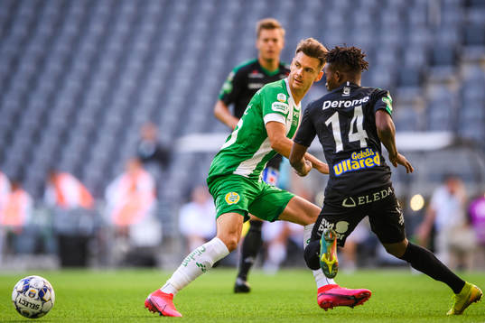 Hammarbys Alexander Kacaniklic och Varbergs Adama Fofana