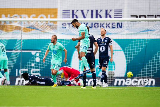 Etzaz Muzafar Hussain of Molde celebrates