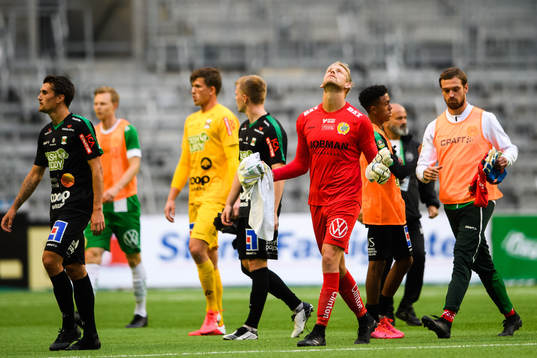 Häckens målvakt Christoffer Källqvist jublar