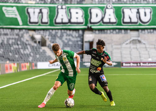 Hammarbys Alexander Kacaniklic och Varbergs Adama Fofana