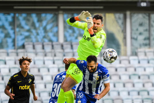 s målvakt Budimir Janosevic och IFK Göteborgs André