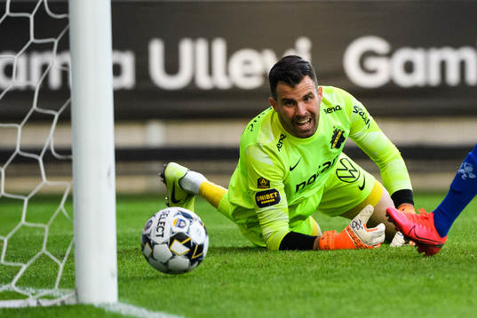 s målvakt Budimir Janosevic vid IFK Göteborgs  1-0 mål