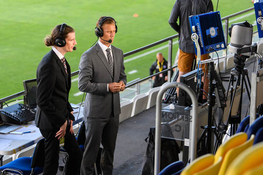 s kommentatorer Marcus Sjöman och Pär Hansson före