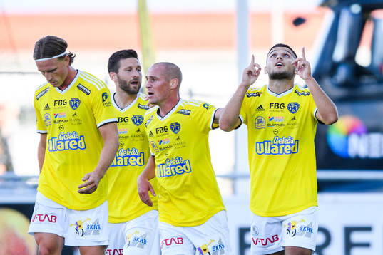 Falkenbergs Edi Sylisufaj jublar