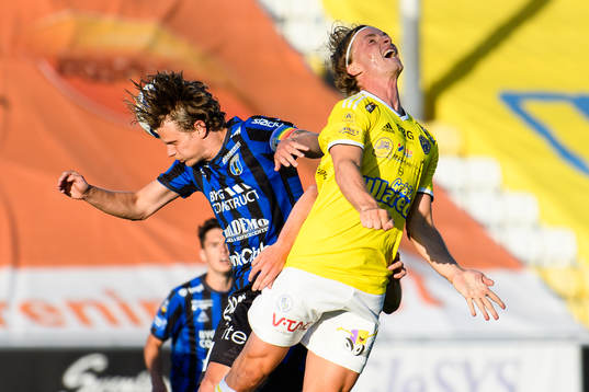Sirius Tim Björkström och Falkenbergs Carl Johansson